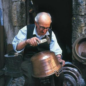 خرید مس از بازارهای محلی