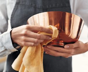 نگهداری ظروف دکوری مسی